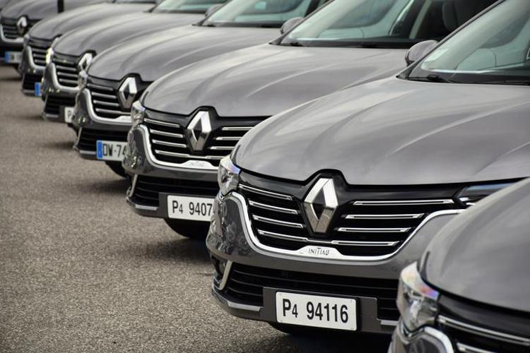 İLK SIRADA RENAULT