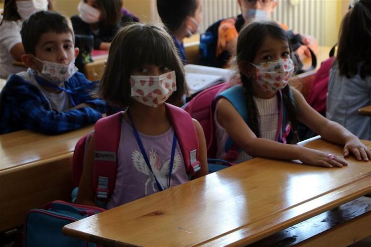 Milli Eğitim Bakanlığı (MEB) resmen duyurdu 81 ilde flaş değişiklik kararı, 18 milyon öğrenci...