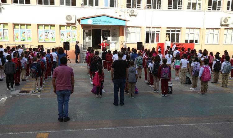 Milli Eğitim Bakanlığı (MEB) resmen duyurdu 81 ilde flaş değişiklik kararı, 18 milyon öğrenci...