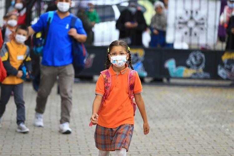 1) MASKE ZORUNLU: