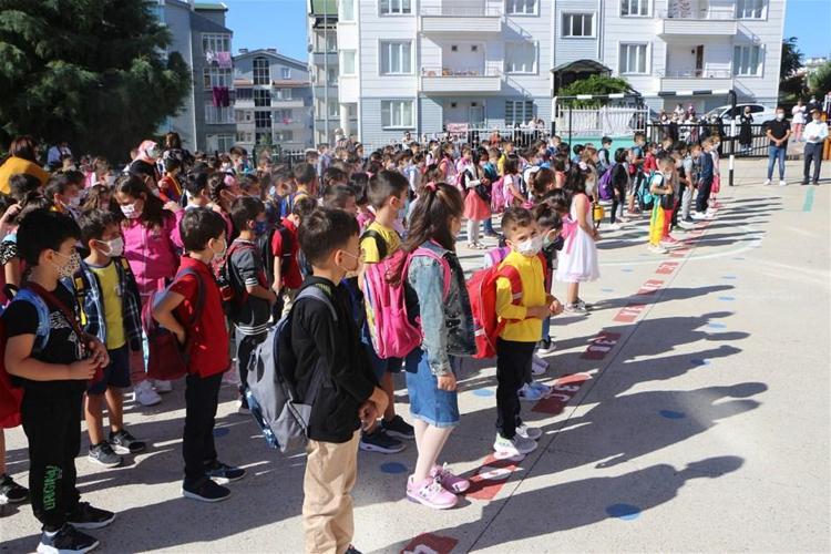 Milli Eğitim Bakanlığı (MEB) resmen duyurdu 81 ilde flaş değişiklik kararı, 18 milyon öğrenci...