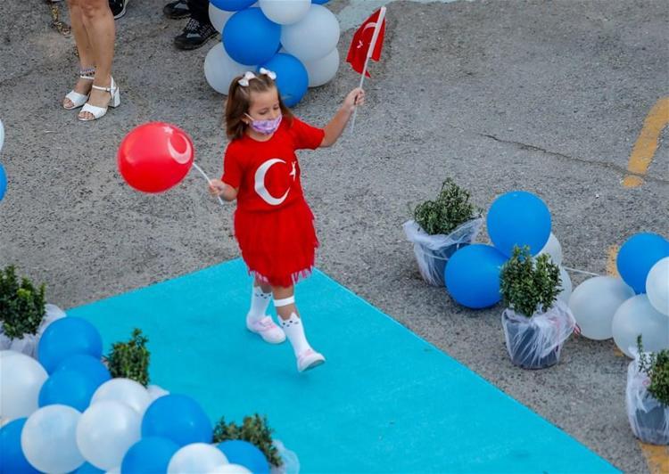Öğretmen ve diğer çalışanlar için aşı gönüllü, ancak PCR zorunlu mu