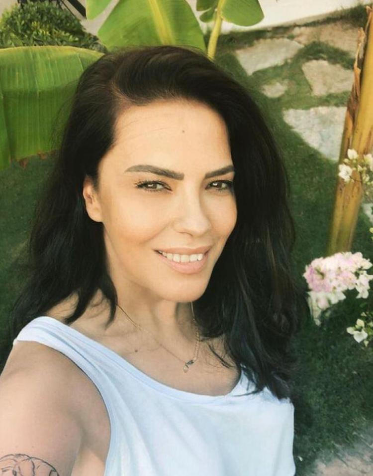 Gülben Ergenden şaşırtan hamle Yeşim Salkımı yalnız bırakmadı