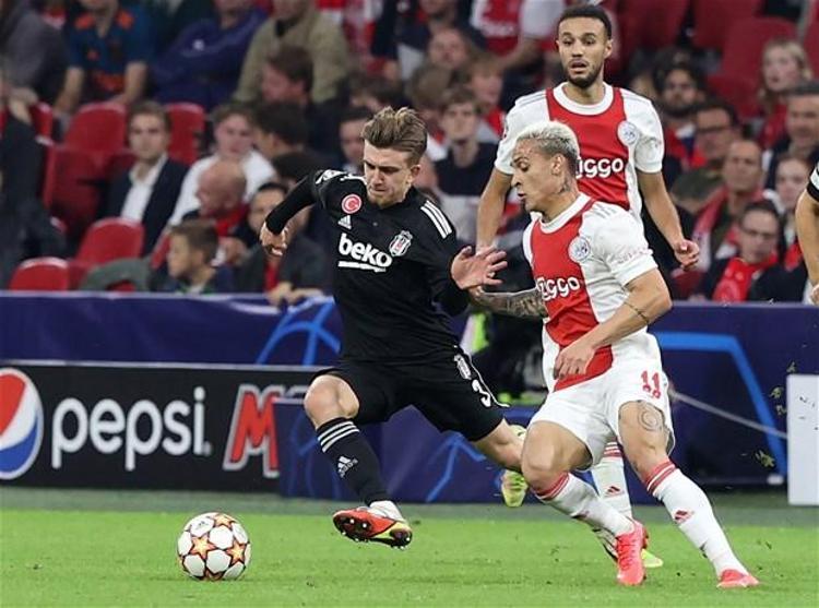 AD gazetesi ise Ajaxın Beşiktaş karşısında işi ilk yarıda bitirdiğini okyucularına aktardı. Ajaxın sorunlarla boğuşan Beşiktaş karşısında farka gidemediğini vurgulayan gazete...