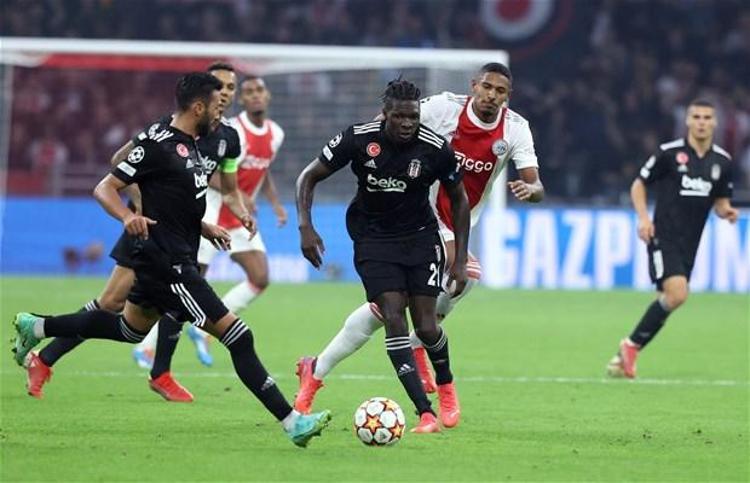 UEFA Şampiyonlar Ligi C Grubu ikinci maçında Ajaxa konuk olan temsilcimiz Beşiktaş birçok eksikle çıktığı maçtan 2-0lık mağlubiyetle ayrıldı.