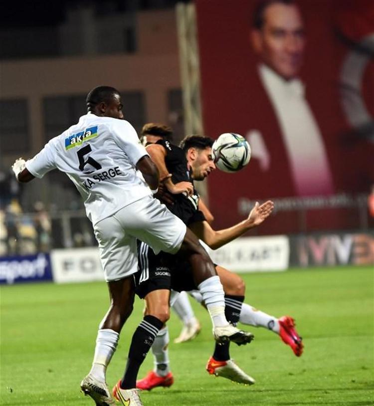 Mücadelenin 87nci dakikasında hızlı gelişen atakta Altay golü buldu. Siyah-beyazlılarda fileleri havalandıran isim Bamba oldu. Bu golle birlikte Altay sahadan 2-1 galip ayrıldı.