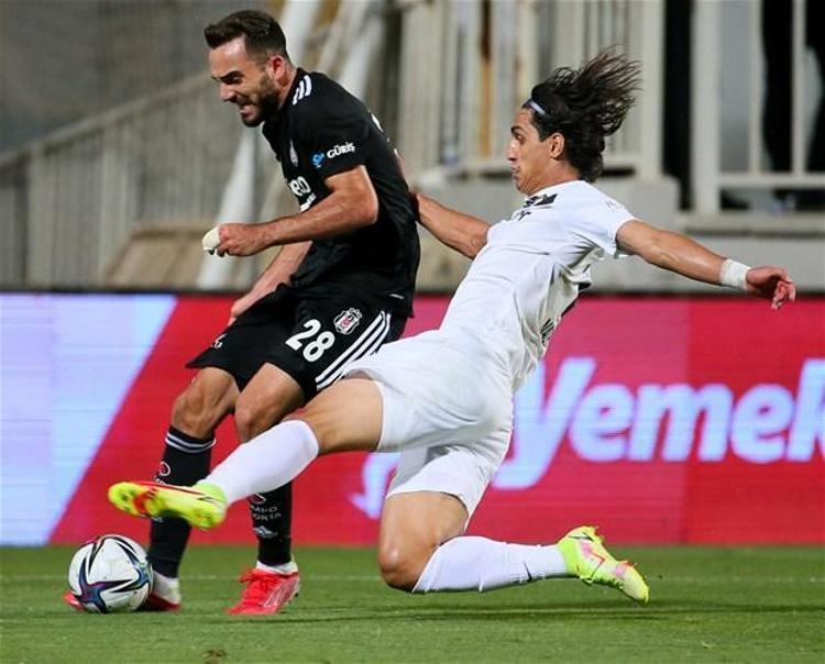 Güven Yalçının gol sevinci de dikkat çekti. Tecrübeli santrafor gol sevincini Cristiano Ronaldoyla özdeşleşen şekilde yaptı.