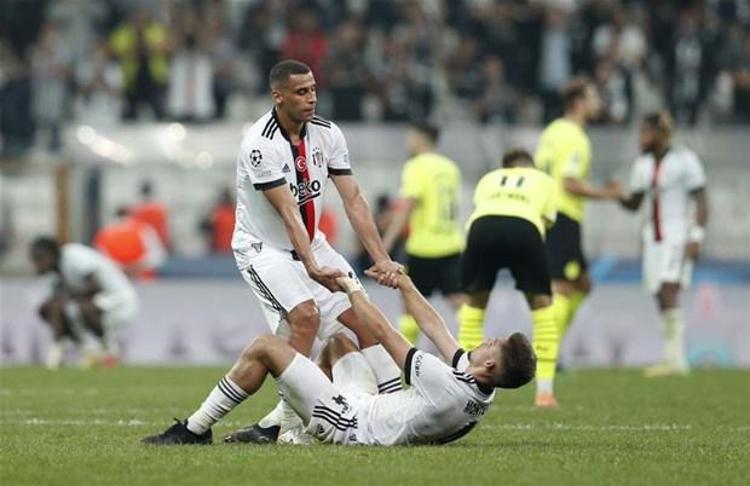 Beşiktaşta Montero 10.7 km, Rosier ise 10.6 km ile bu isimleri takip etti. Sergen Yalçın geçtiğimiz günlerde, 115 km ve üstü koşu mesafesini zorlamamız gerekiyor. Burada başarılı olmak için Süper Lig de sergilenen performansın çok üzerine çıkmamız gerekiyor ifadelerini kullanmıştı. Sergen Yalçının ekibi ayrıca son 8 sezonda Şampiyonlar Liginde bir maçta en çok koşan / en çok mesafe kat eden Türk takımı oldu.