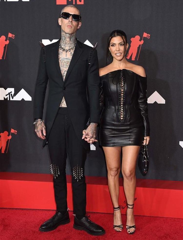 Machine Gun Kelly ile Megan Fox geceye damga vurdu