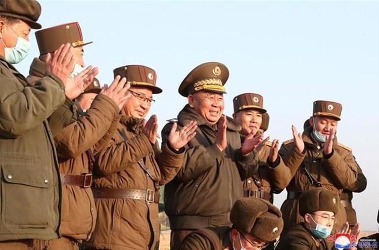Dünya diken üstünde Kuzey Kore yine yaptı Füzeleri ateşledi