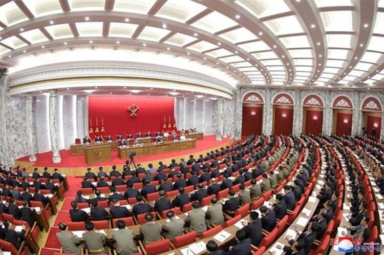 Dünya diken üstünde Kuzey Kore yine yaptı Füzeleri ateşledi