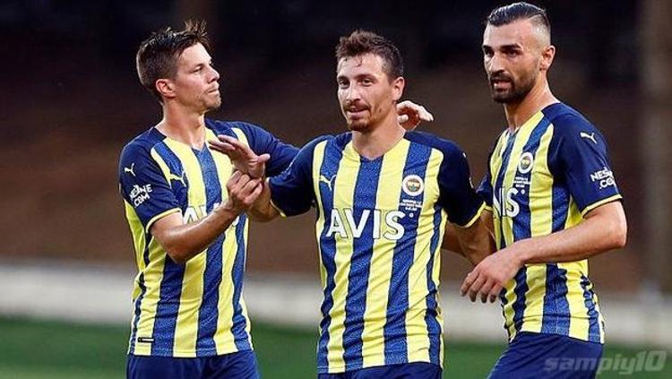 Güncel piyasa değeri 2.4 milyon Euro olan Mert Hakan Yandaş,kariyerinde Yeşil Bursa, Altınordu, Menemen Belediye ve Sivasspor gibi takımlarda forma giydi..
