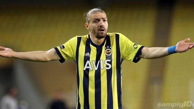 Birçok oyuncuyla yollarını ayıran sarı lacivertlilerde, flaş ayrılıklar da yaşandı. Deneyimli çalıştırıcının talebi doğrultusunda, geçtiğimiz sezon sürekli şans bulan isimlerden, Thiam, Samatta ve Caner Erkin ile yollar ayrıldı. Takımın tecrübeli futbolcusu Gökhan Gönül ile de sözleşme uzatılmadı..