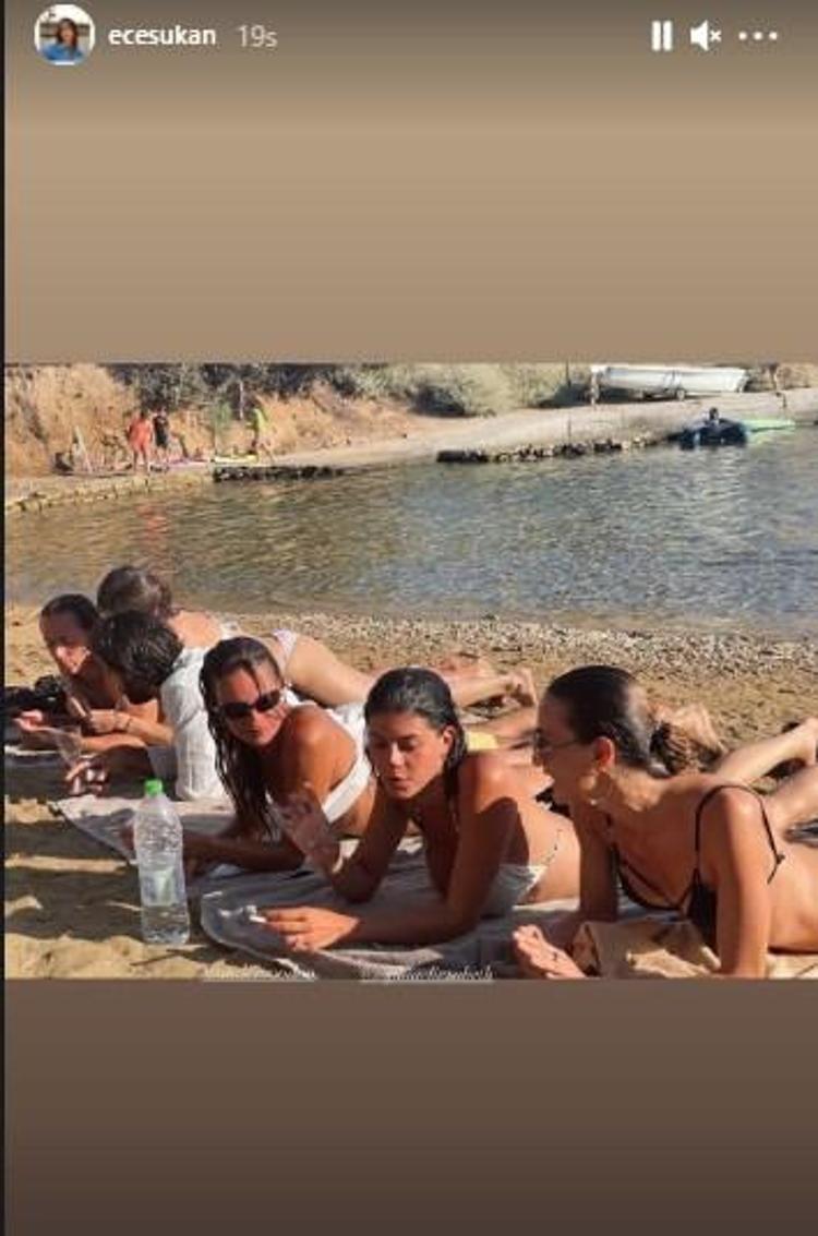 Ece Sükan tekne turunda Fiziği ve bikinisine övgü...