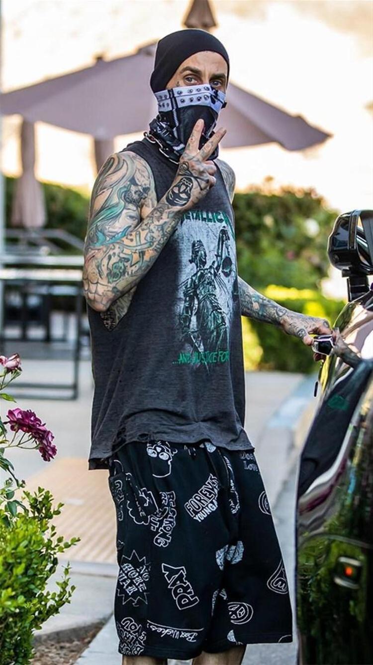 Travis Barker en büyük korkusunu yendi Yıllar sonra ilk kez...