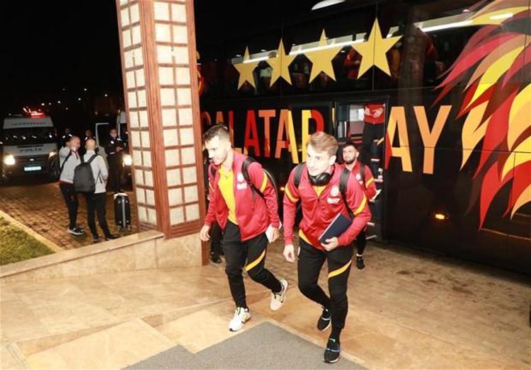 23 yaşındaki futbolcuyla Avrupadan bazı takımların yakından ilgilendiği ve Ocakta resmi teklif yapabilecekleri ifade edildi.