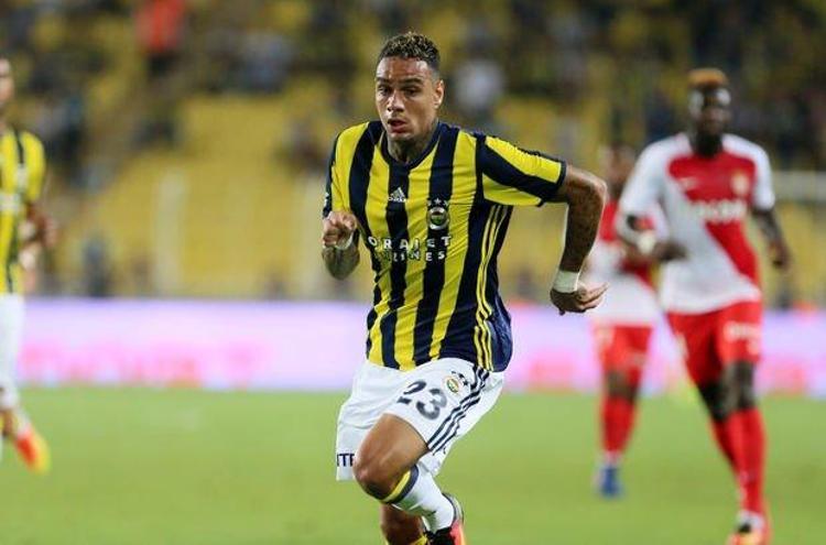 Tecrübeli sağ bek Türkiyede forma giydiği dönemde Süper Lig deviyle 17 resmi maçta süre aldı. Hollandalı isim bu karşılaşmalarda rakip fileleri havalandırma başarısı gösteremedi.