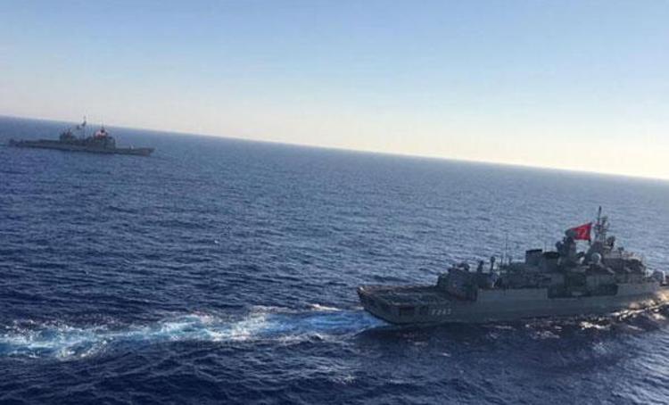 Nautical Geonun Türk deniz sahasına girmesine Ankaranın tepki vermesinin, Yunanistan ve Güney Kıbrısın savunma bakanları tarafından kınandığı belirtilen haberde, Bakan Çavuşoğlunun, Yunanistan ve Kıbrıslı Rumların Akdenizdeki tek taraflı adımlarının gerginliği körüklediğine ilişkin sözlerine yer verildi.
