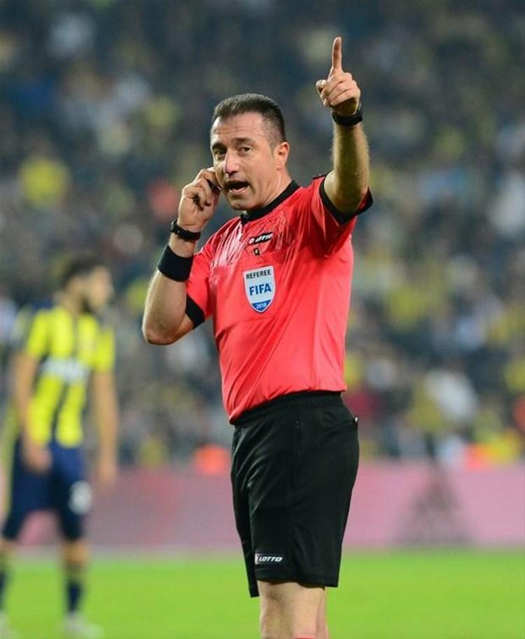Ama Ali Uluyol, Faal Hakemler Derneği Başkanlığından istifa etmedi. Metin Tokat da MHKdeki görevinden istifa etmedi. Bunlar böyle tipler. Bunlarda sıkılma ve utanma yok.