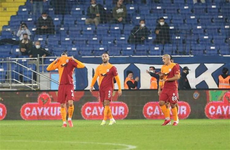 Bunların yanında mutlaka eğitim birimi olacak. Ortaokul ve lise. Bunların başına torpilli değil hak eden hocaları getireceksiniz. 15 senede büyük yol alırız.