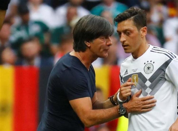 Vitor Pereiraya Mesut Özil için gol gösterdi Jose Mourinho, Joachim Löw, Arsene Wenger, Pep Guardiola, Jurgen Klopp...
