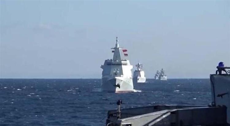 Jetler havalandı Gemiler yola çıktı Savaş...