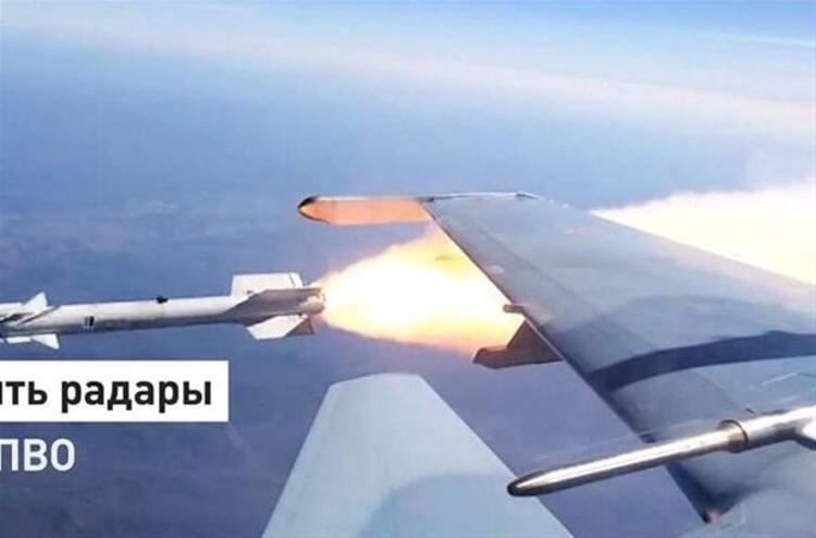 Jetler havalandı Gemiler yola çıktı Savaş...