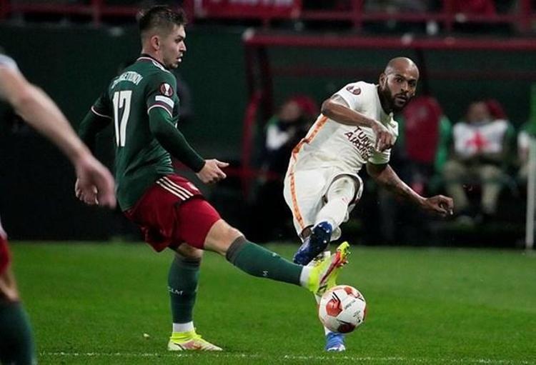 Jose Mourinho, devre arasında İngiliz savunma oyuncusu Chris Smallingin gönderilmesini istedi. Smallingin Ocak ayında İngiltereye geri dönmesi bekleniyor.