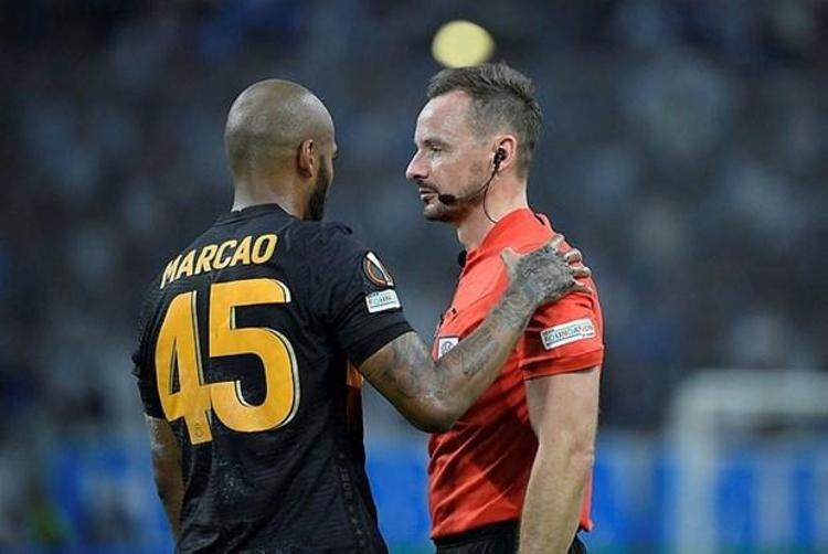 Galatasaray, UEFA Avrupa Liginde üç maçta da gol yemedi. Brezilyalı savunmacı Marcao, uzun bir aradan sonra oynadığı Lazio maçında da maçın oyuncusu seçilmişti.