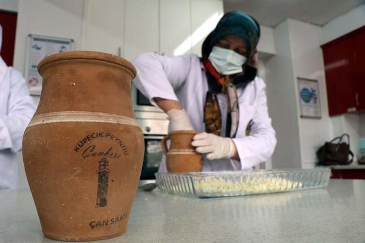 Çankırının tescilli lezzetlerinden Küpecik Peyniri yerin 150 metre altında olgunlaşıyor: Lezzet farkını görmek istiyoruz...
