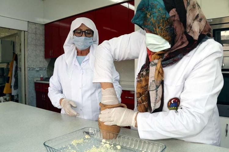 Çankırının tescilli lezzetlerinden Küpecik Peyniri yerin 150 metre altında olgunlaşıyor: Lezzet farkını görmek istiyoruz...