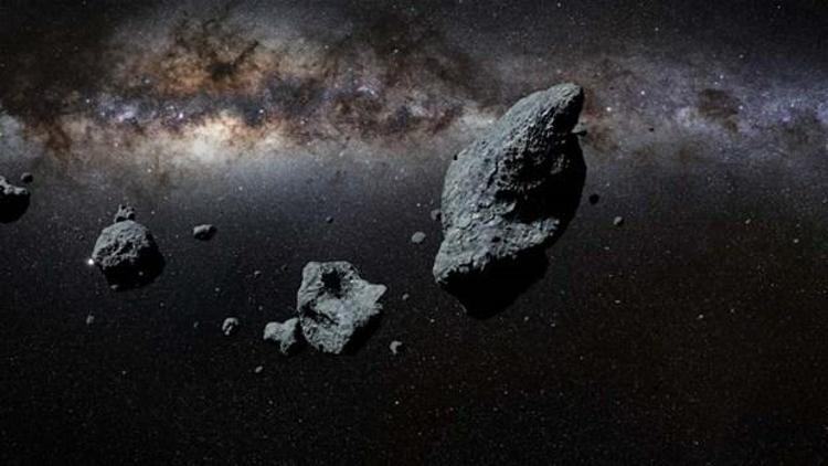 300 metrelik 4660 Nereus-1982 DB yola çıktı Eyfel Kulesi uzunluğundaki asteroit gelecek ay başında Dünya’ya...