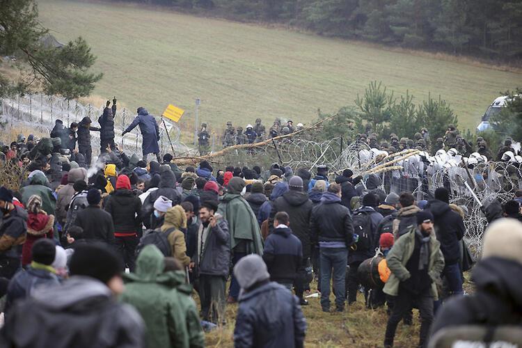 Avrupada mülteci krizi büyüyor Rusyanın hamlesine ABDden nükleer yanıt: Hipersonik Dark Eagle füzeleri Almanyada...