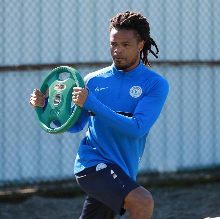 REMY FUTBOLU KAFASINDA BİTİRDİ GALİBA