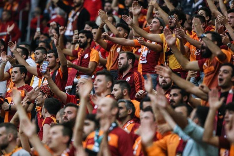 Dün Rıdvan Dilmen de bahsetmişti Galatasaray - Fenerbahçe derbisine yabancı hakem Listede Yunanlı, İngiliz, Bulgar, Alman isimler var