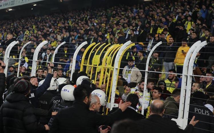 Dün Rıdvan Dilmen de bahsetmişti Galatasaray - Fenerbahçe derbisine yabancı hakem Listede Yunanlı, İngiliz, Bulgar, Alman isimler var