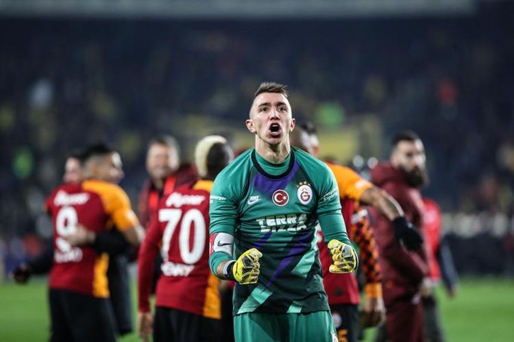 Dün Rıdvan Dilmen de bahsetmişti Galatasaray - Fenerbahçe derbisine yabancı hakem Listede Yunanlı, İngiliz, Bulgar, Alman isimler var