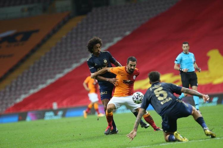 Dün Rıdvan Dilmen de bahsetmişti Galatasaray - Fenerbahçe derbisine yabancı hakem Listede Yunanlı, İngiliz, Bulgar, Alman isimler var