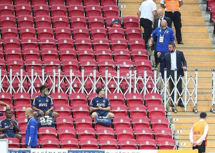 Dün Rıdvan Dilmen de bahsetmişti Galatasaray - Fenerbahçe derbisine yabancı hakem Listede Yunanlı, İngiliz, Bulgar, Alman isimler var