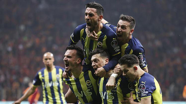 Dün akşam 50 metre depar atıp Galatasarayı devirdi attığı gol Avrupada ses getirdi Mesut Özil hem Ali Koçu hem de Vitor Pereirayı...