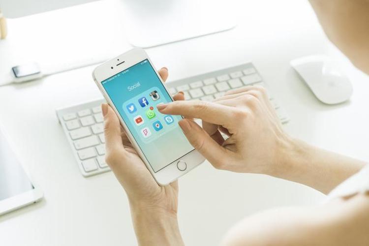 WhatsAppa yeni özellik geliyor Mesajlara cevap yazmak yerine tepki verilebilecek