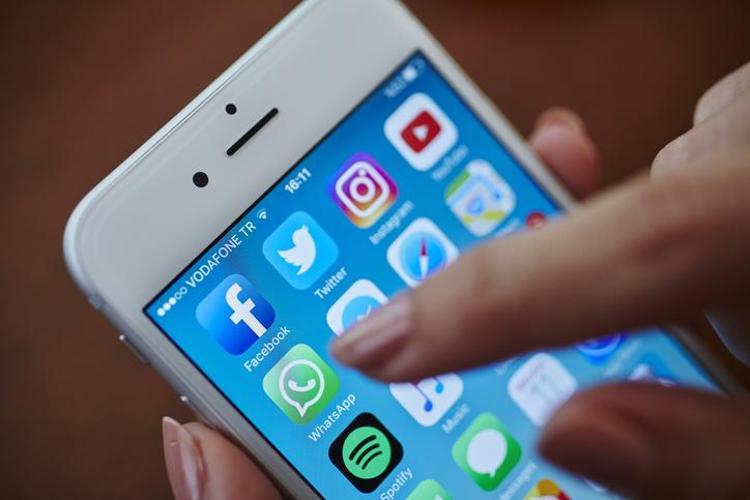 WhatsAppa yeni özellik geliyor Mesajlara cevap yazmak yerine tepki verilebilecek