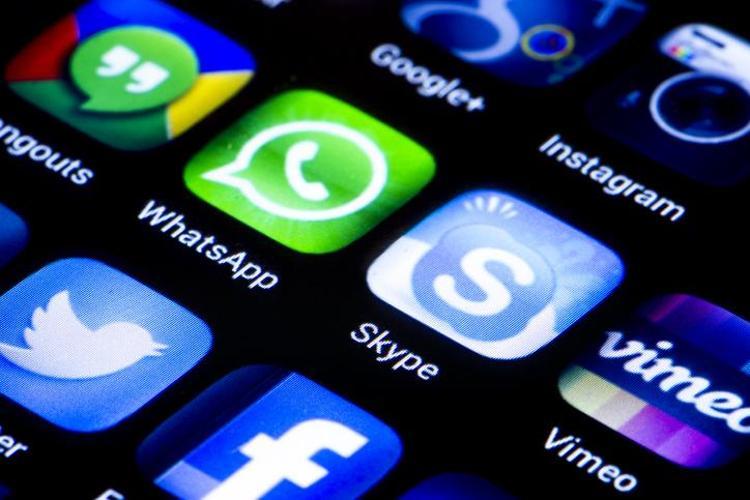 WhatsAppa yeni özellik geliyor Mesajlara cevap yazmak yerine tepki verilebilecek