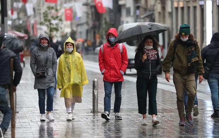 Kar yağışı başlıyor Sarı ve turuncu kodlu uyarı yapıldı Sıcaklıklar düşüyor, MGMden kritik açıklama...