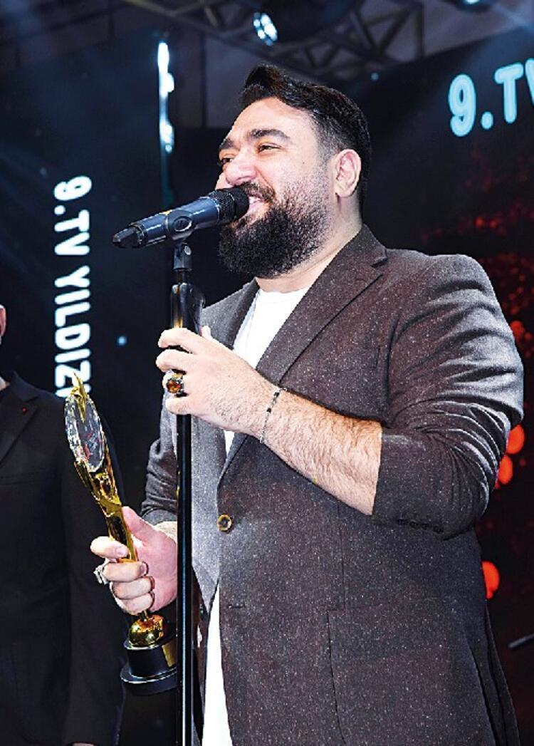 9. TV Yıldızları Ayaklı Gazete Ödülleri sahiplerini buldu Ödül töreninde şıklık yarışı...