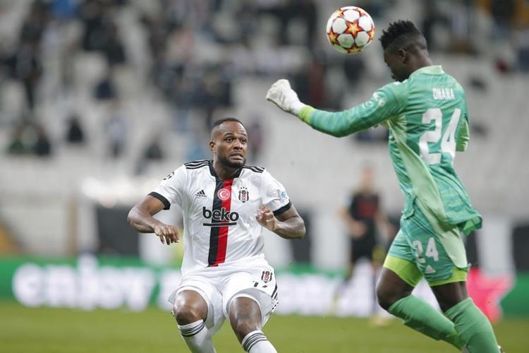 Beşiktaş - Ajax maçından sonra tek tek saydı Larin-Alex Teixeira-Ghezzal-Vida... Sergen Yalçına tarihi isyan Tarihe kara bir leke...