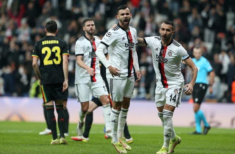 Beşiktaş - Ajax maçından sonra tek tek saydı Larin-Alex Teixeira-Ghezzal-Vida... Sergen Yalçına tarihi isyan Tarihe kara bir leke...