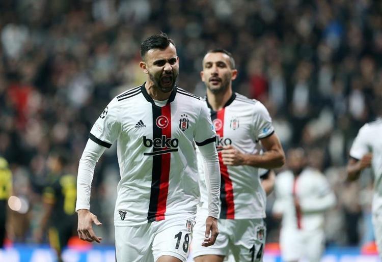 Beşiktaş - Ajax maçından sonra tek tek saydı Larin-Alex Teixeira-Ghezzal-Vida... Sergen Yalçına tarihi isyan Tarihe kara bir leke...