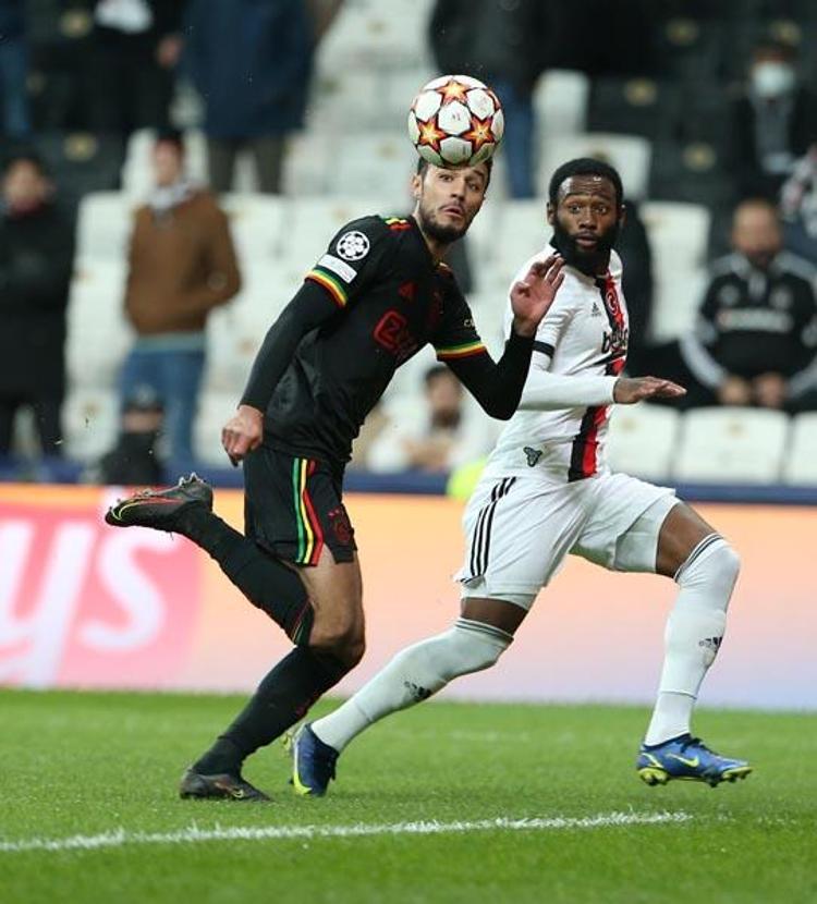 Beşiktaş - Ajax maçından sonra tek tek saydı Larin-Alex Teixeira-Ghezzal-Vida... Sergen Yalçına tarihi isyan Tarihe kara bir leke...