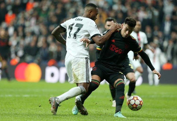 Beşiktaş - Ajax maçından sonra tek tek saydı Larin-Alex Teixeira-Ghezzal-Vida... Sergen Yalçına tarihi isyan Tarihe kara bir leke...